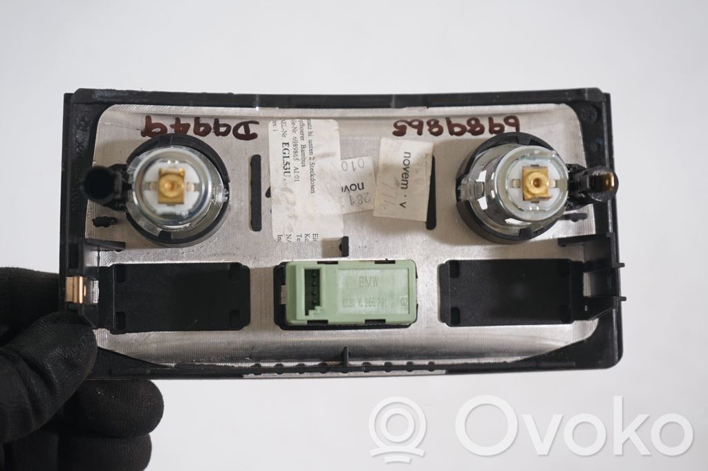 12 V Socket (rear) (7)