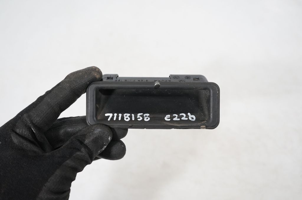 Tailgate/trunk/boot exterior handle (8)