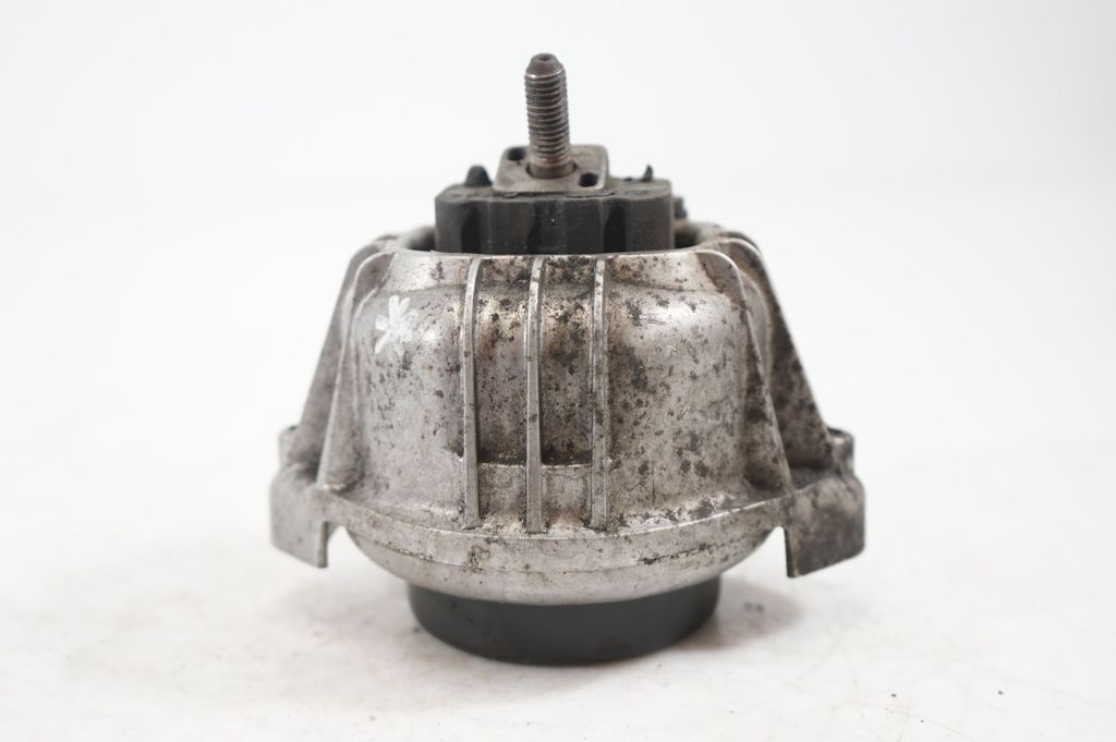 Engine mount bracket (5)