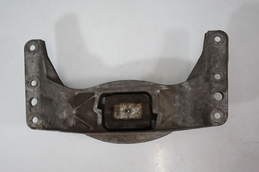 Gearbox mounting bracket (6)