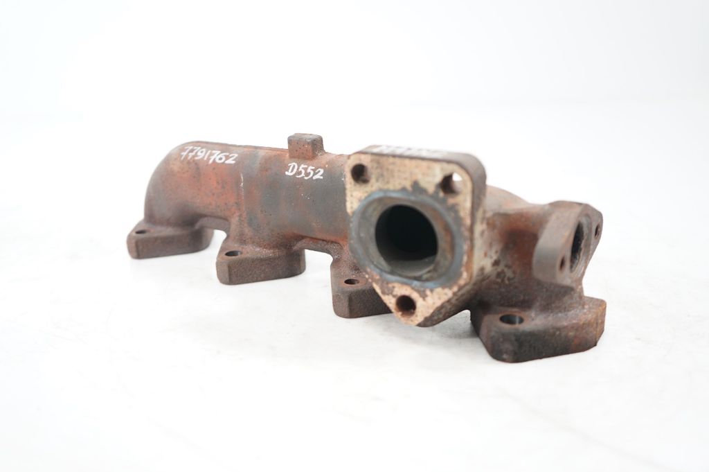 Exhaust manifold (6)