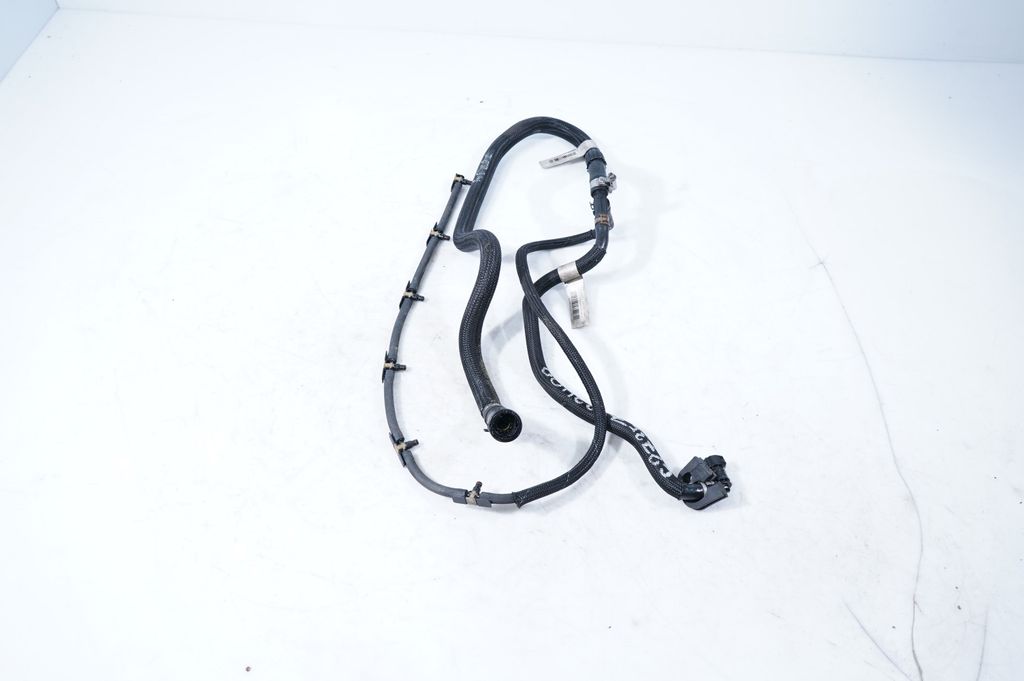 Fuel line/pipe/hose (4)