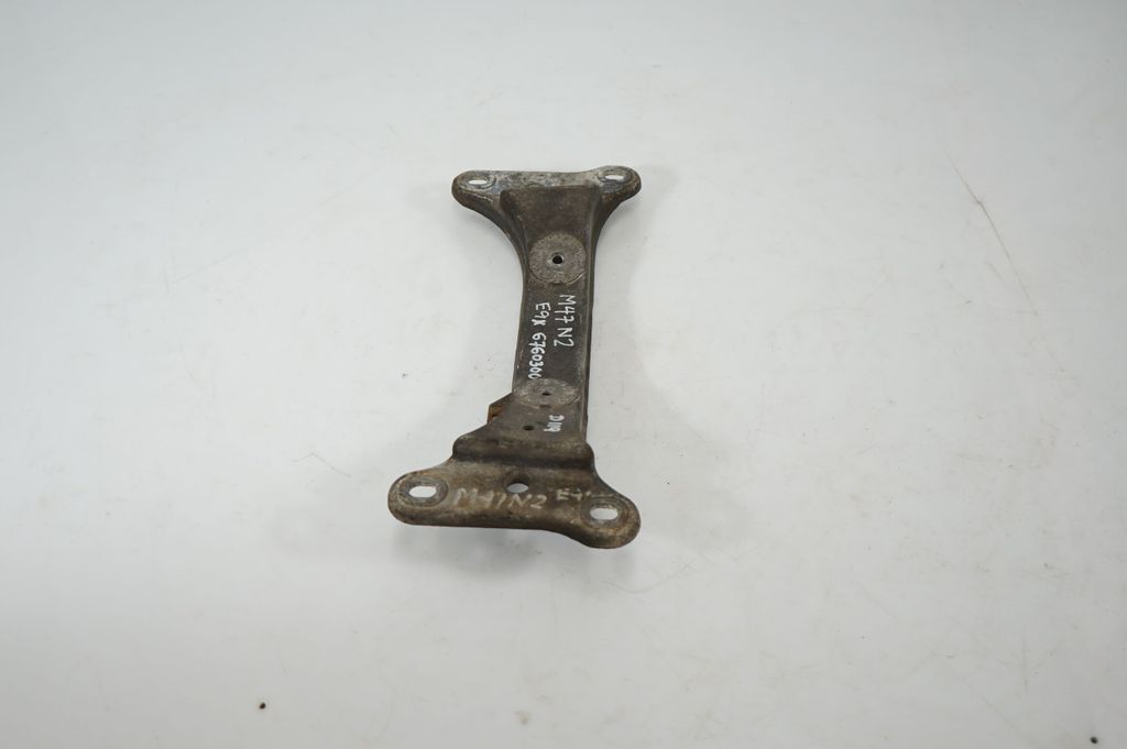 Gearbox mounting bracket (2)