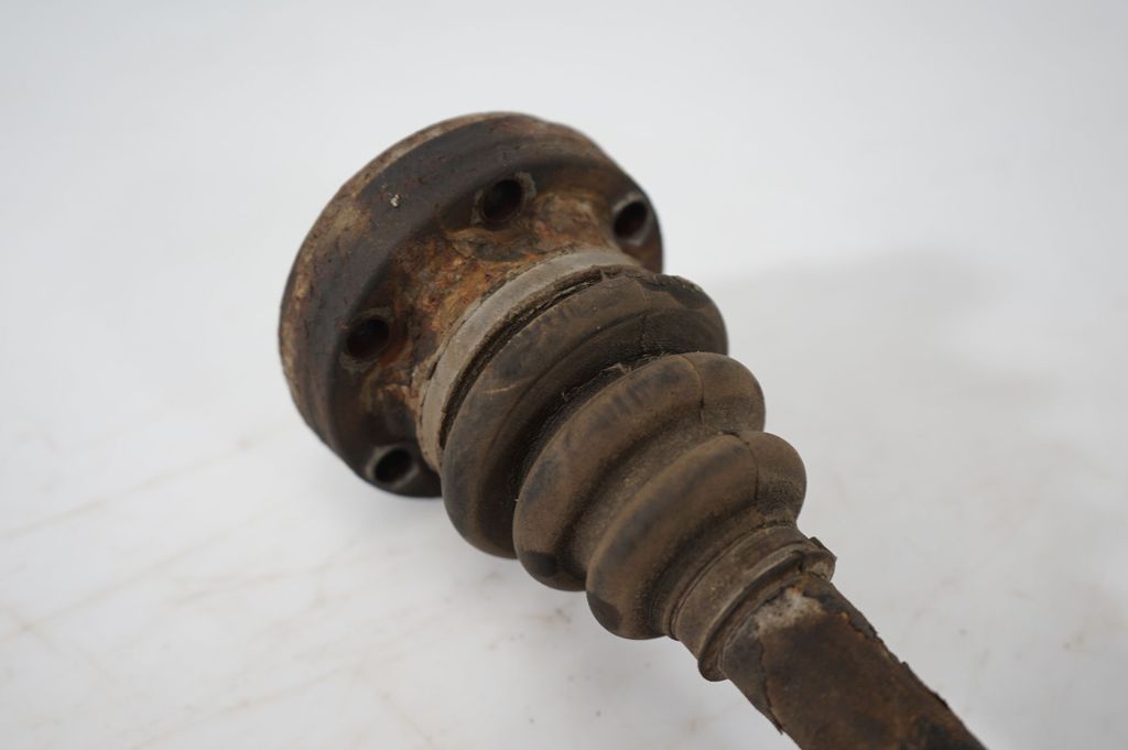 Rear driveshaft (6)