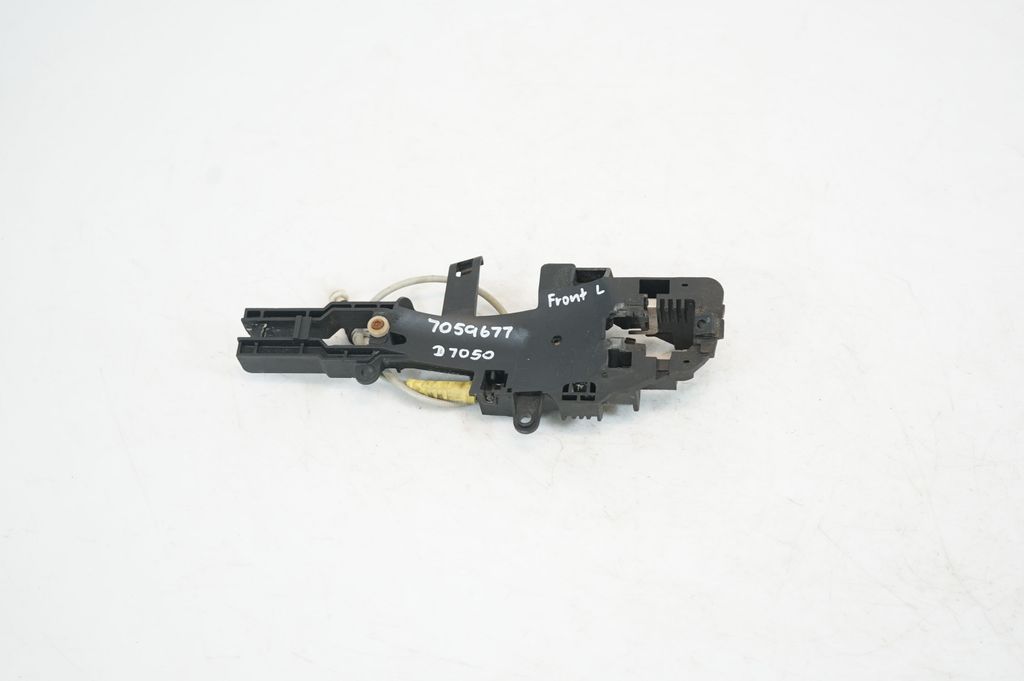 Front door exterior handle/bracket