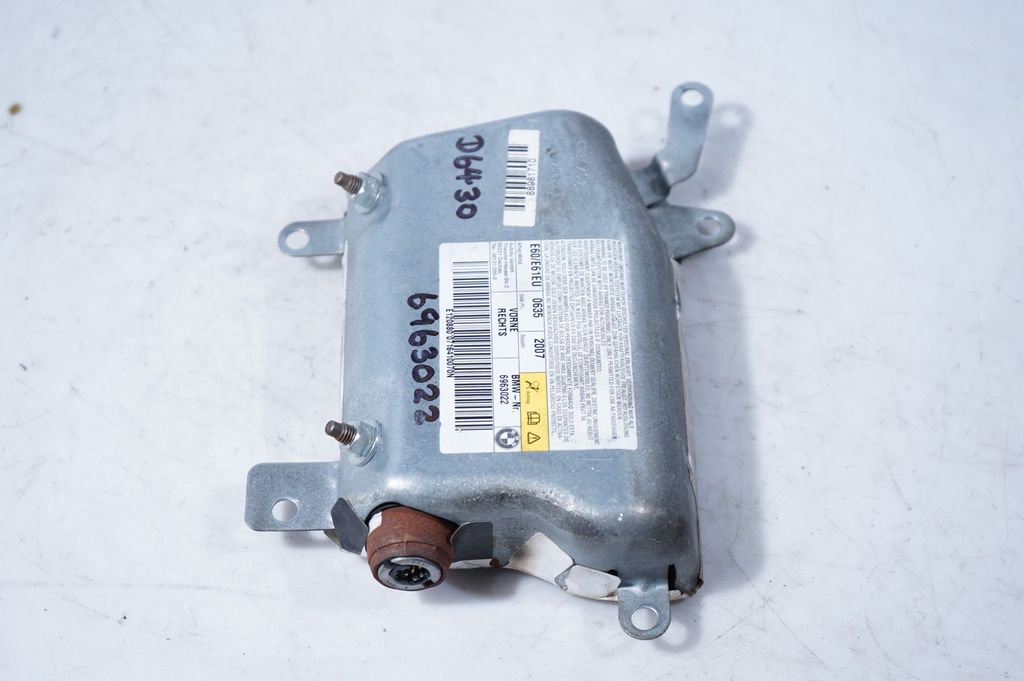 Front door airbag (2)