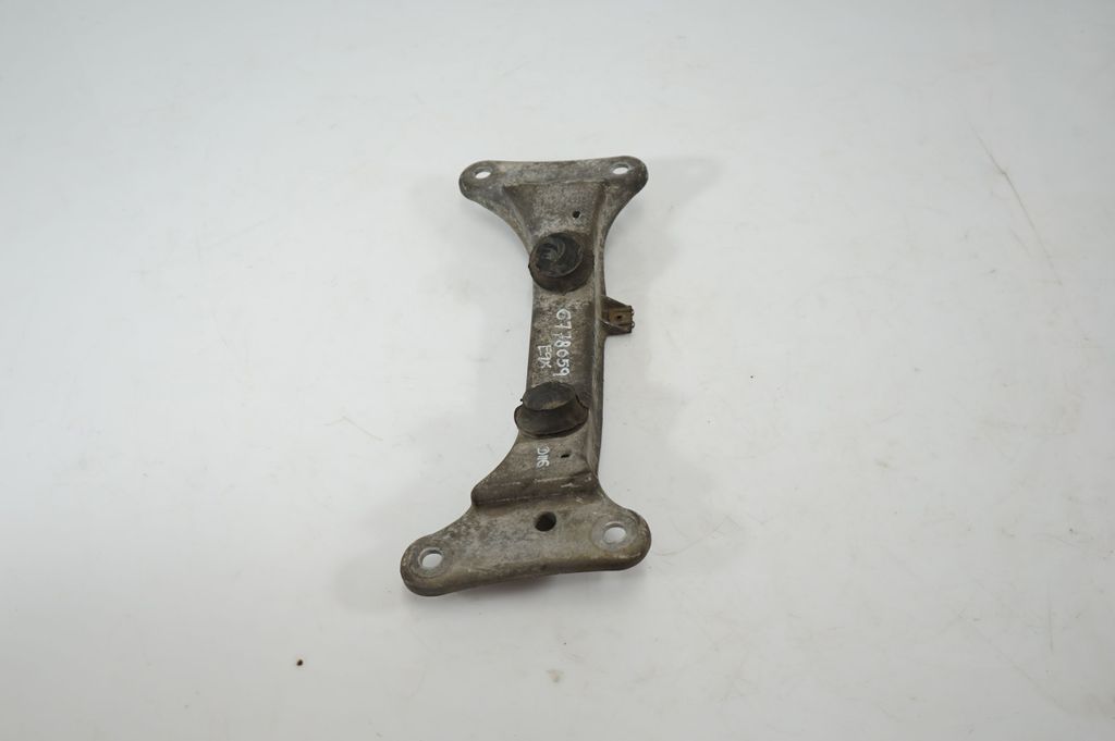 Gearbox mounting bracket (2)