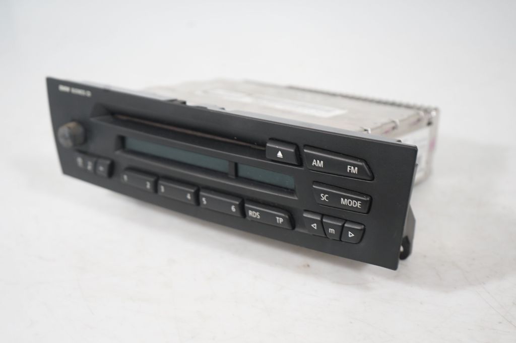 Radio/CD/DVD/GPS head unit (6)