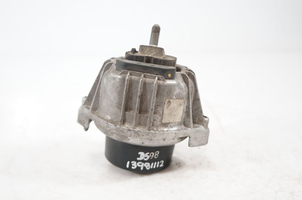 Engine mount bracket (4)