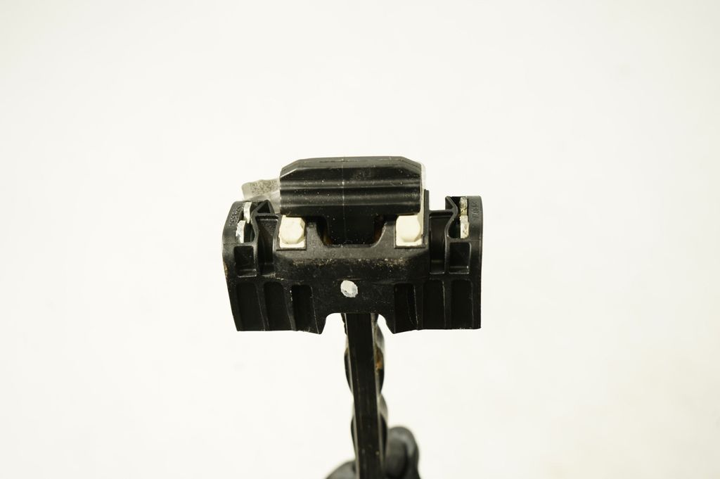 Front door check strap stopper (7)