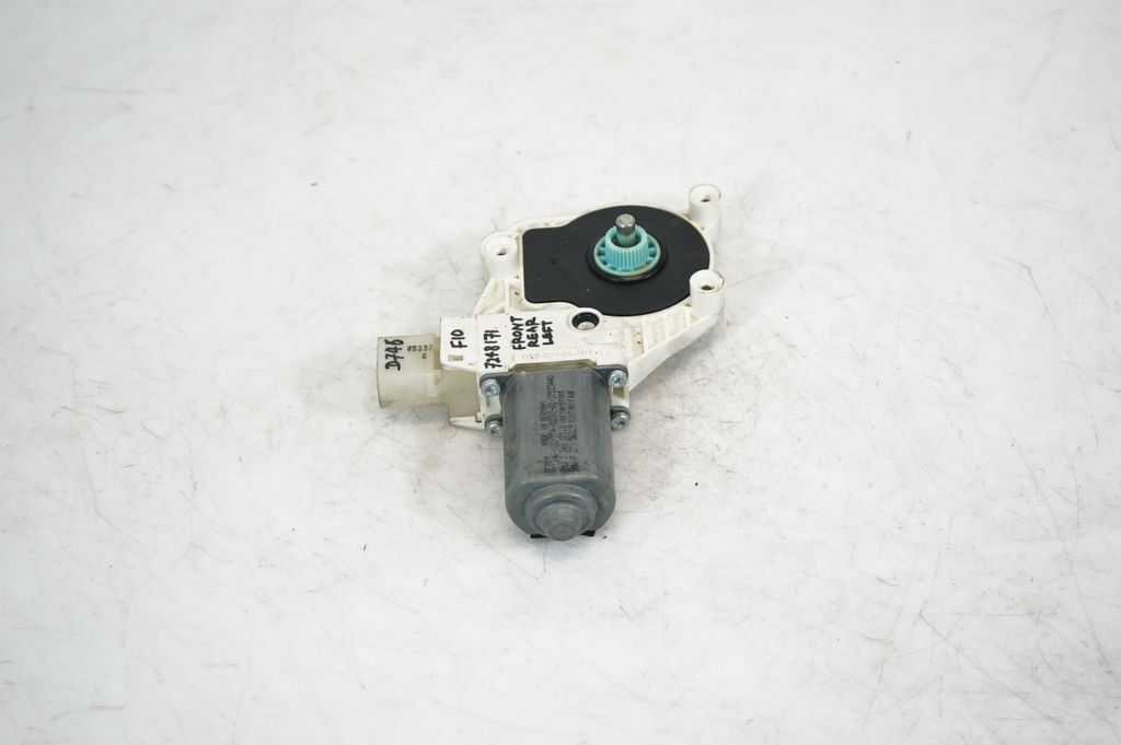 Front door window regulator with motor (2)