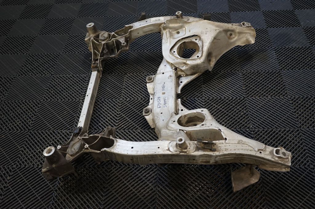 Front subframe (4)