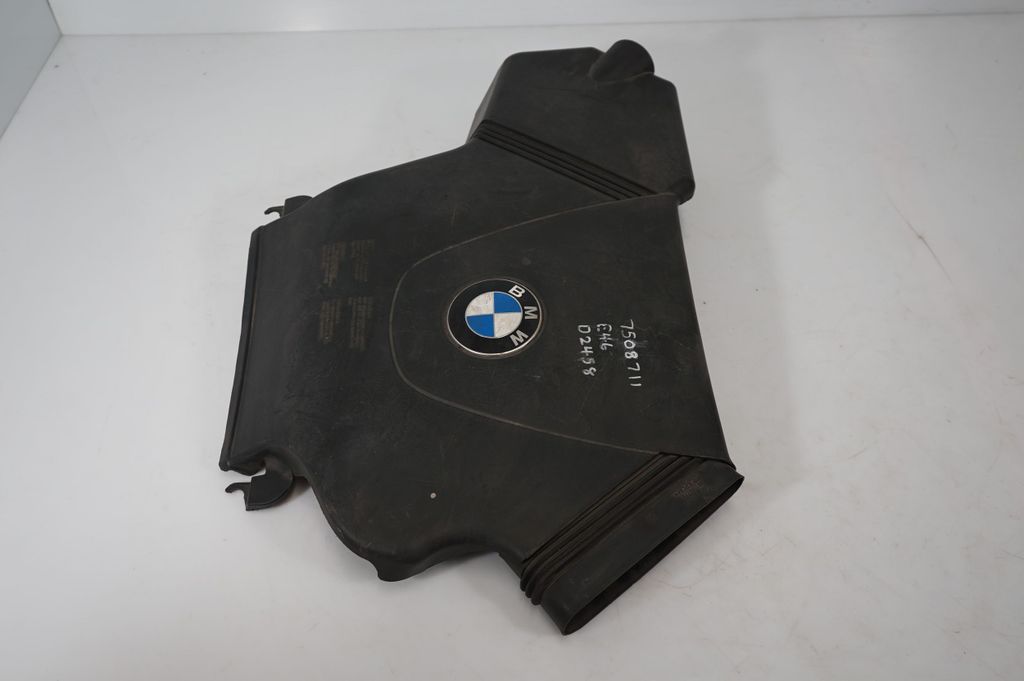 Engine cover (trim) (2)