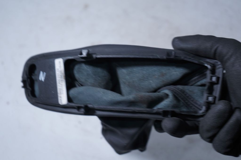 Handbrake/parking brake lever assembly (6)