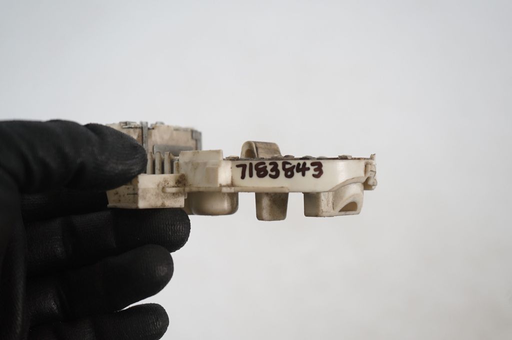 Rear/tail lights (8)