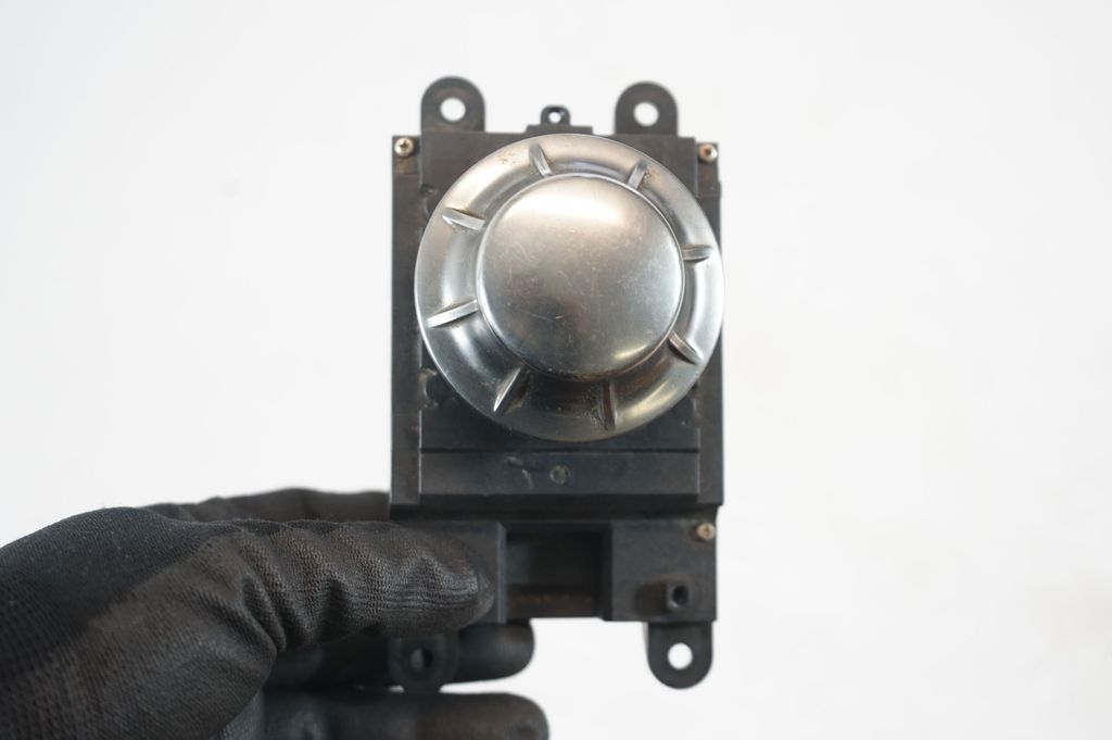 Head unit multimedia control (8)