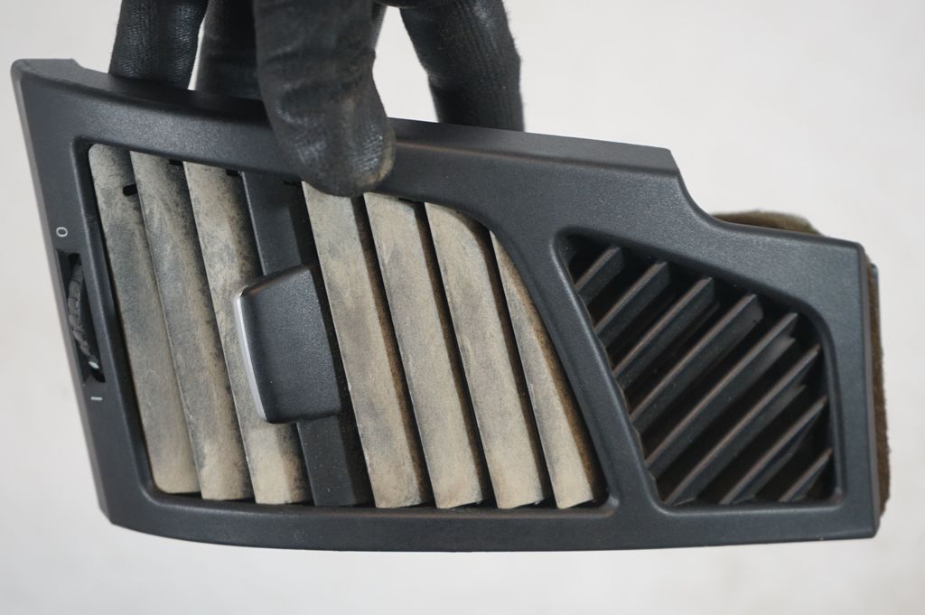 Dashboard side air vent grill/cover trim (7)