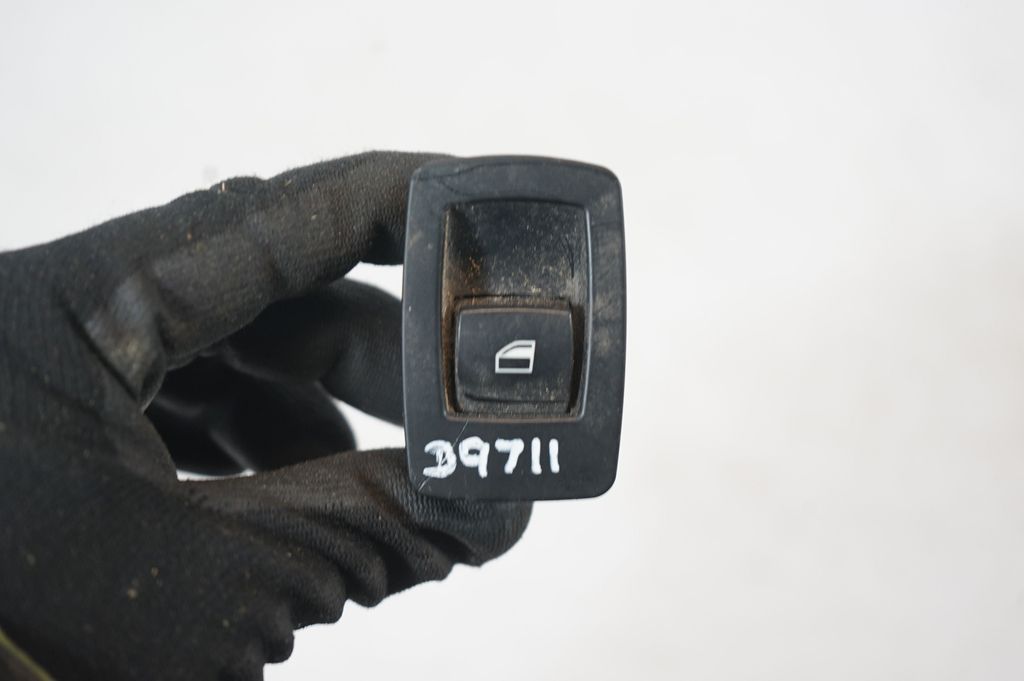 Electric window control switch (7)