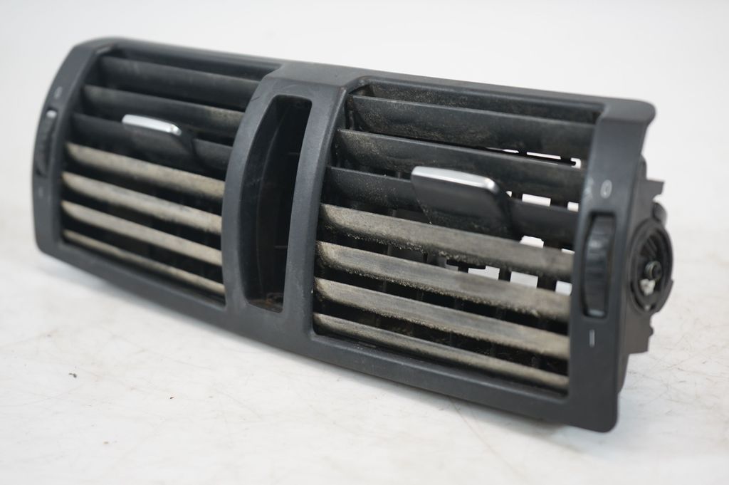 Dash center air vent grill (6)
