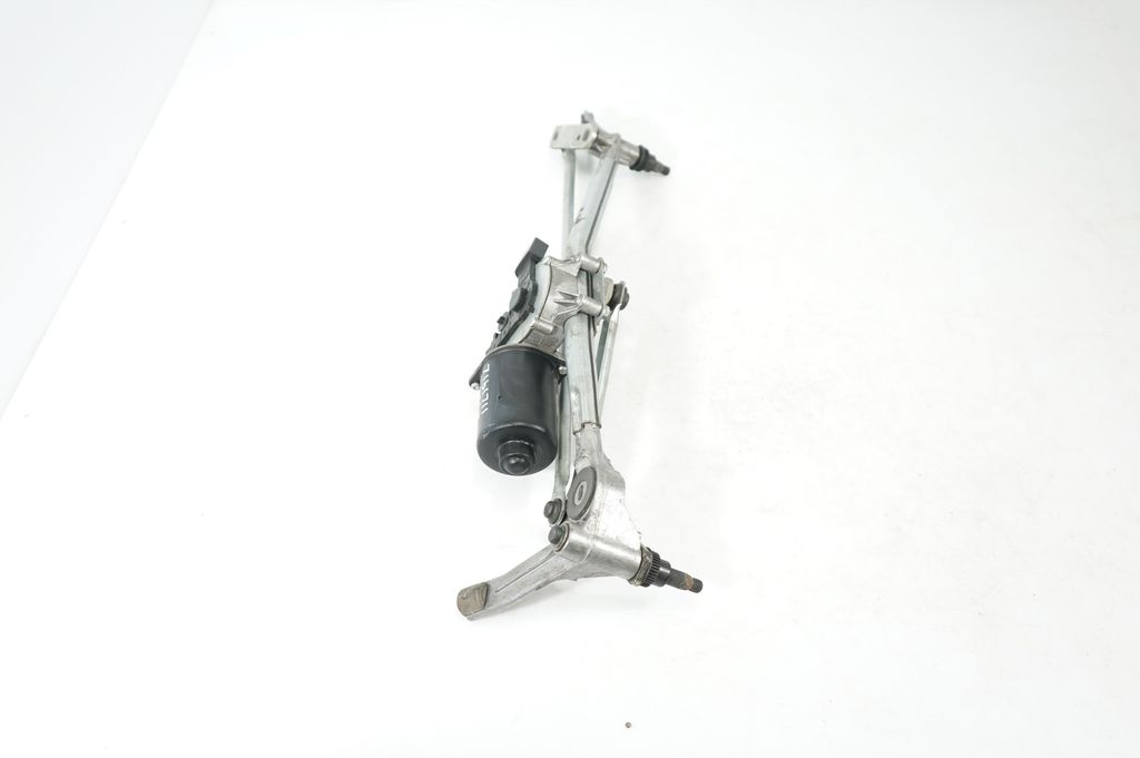 Front wiper linkage and motor (2)