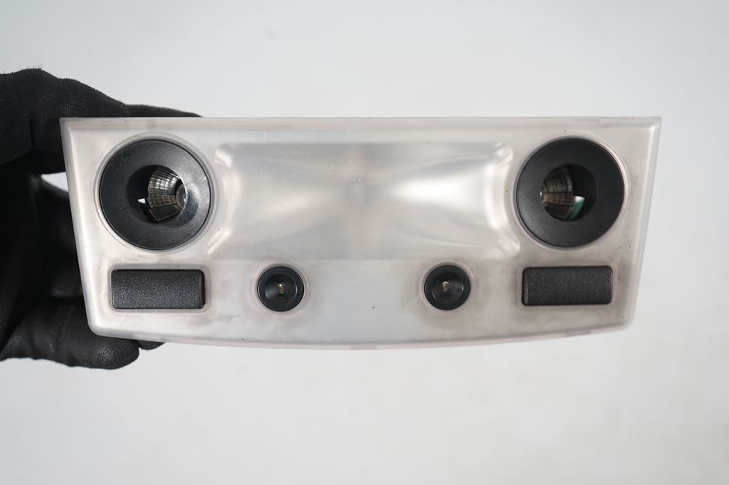 Rear seat light (11)