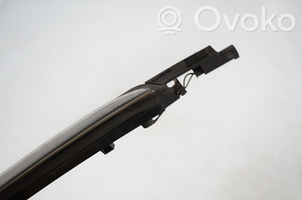 Third/center stoplight (8)