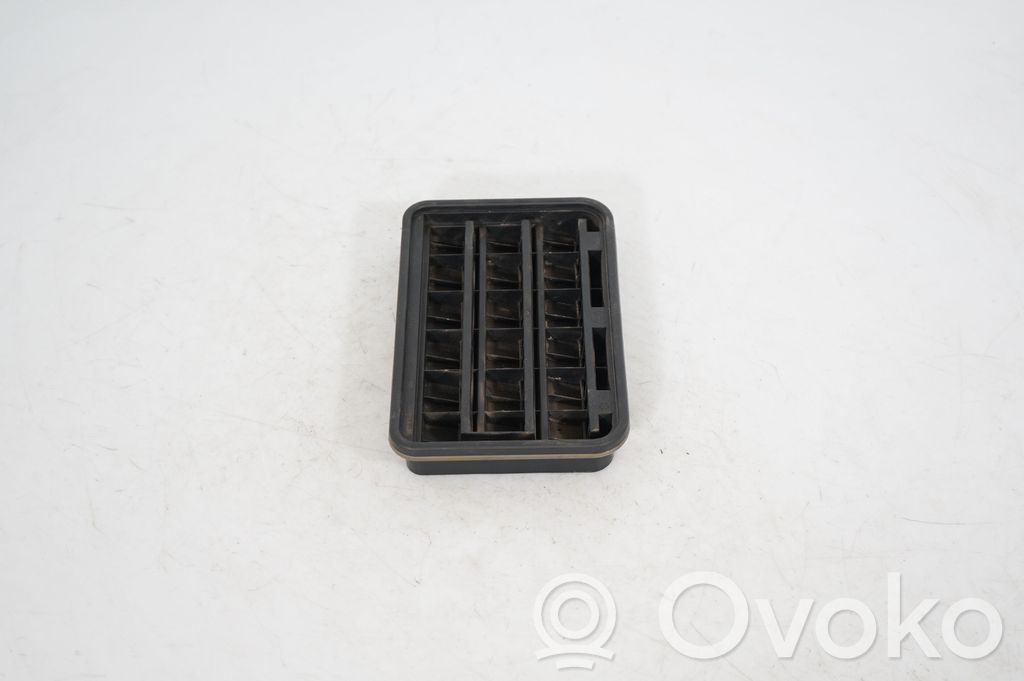 Quarter panel pressure vent (4)