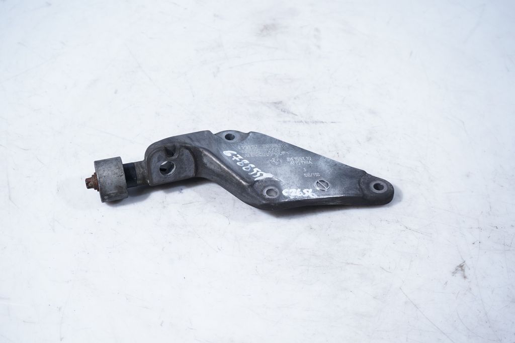 Gearbox mounting bracket (5)