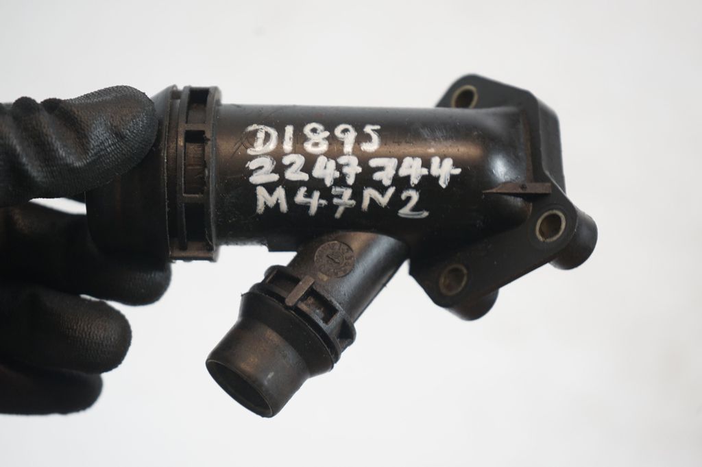 Engine coolant pipe/hose (8)