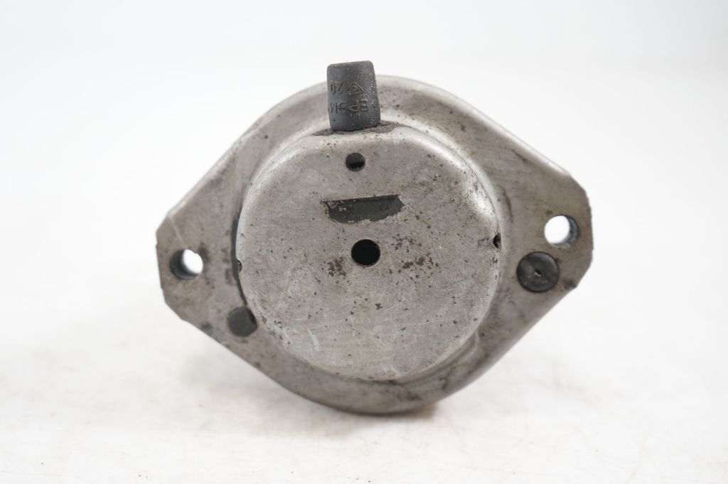 Engine mount bracket (6)