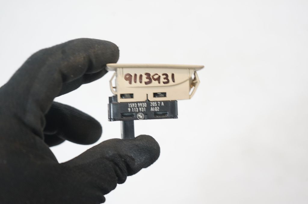 Electric window control switch (8)