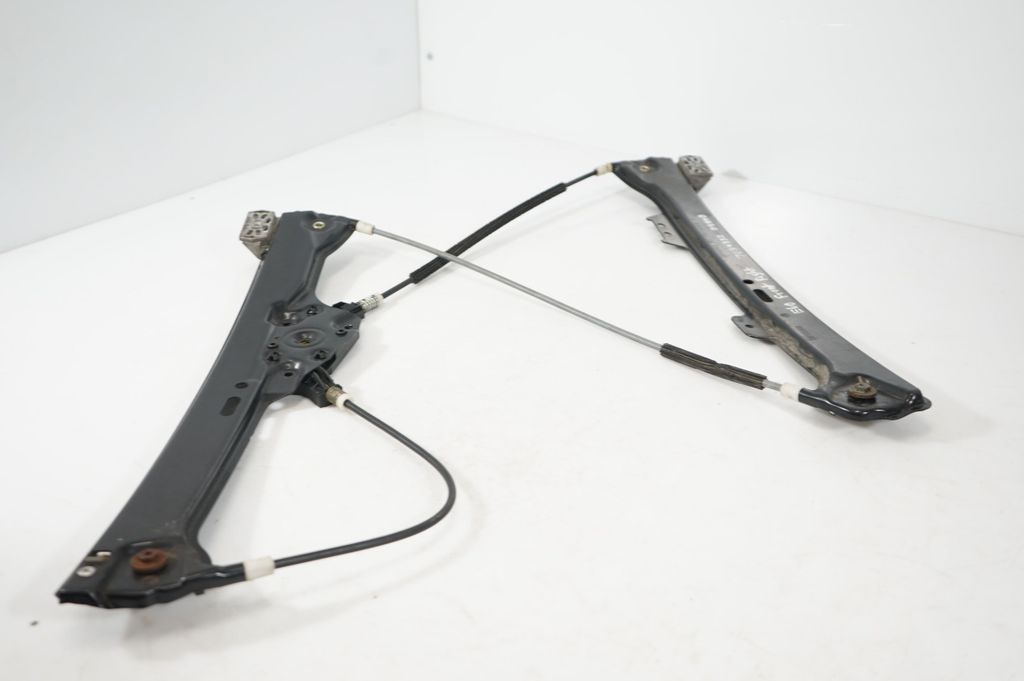 Front door window regulator with motor (8)