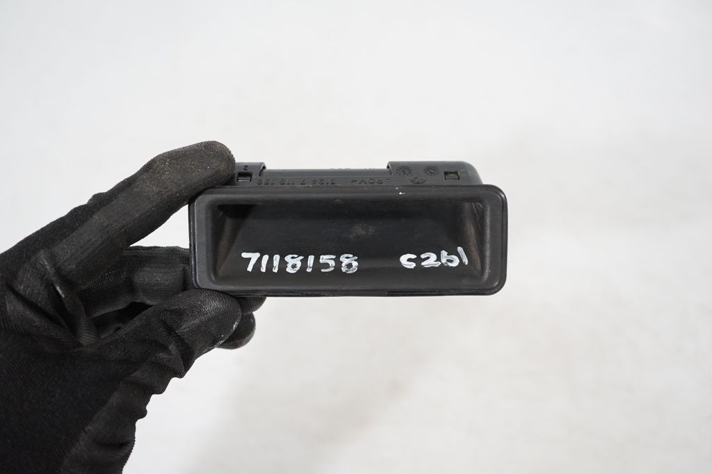 Tailgate/trunk/boot exterior handle (8)