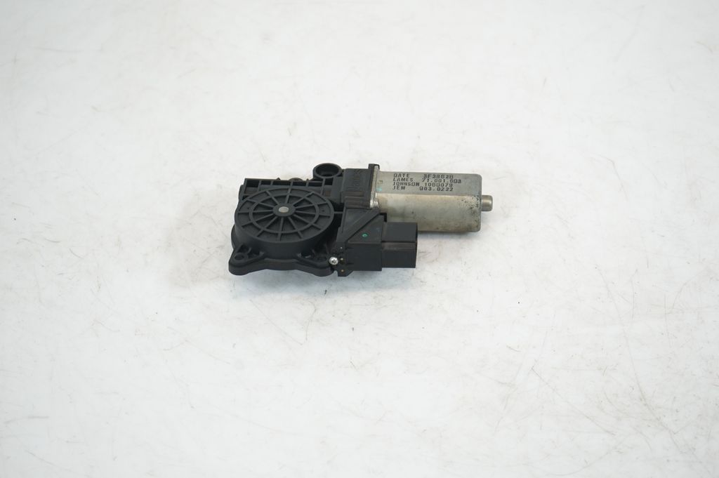 Rear door window regulator with motor (5)