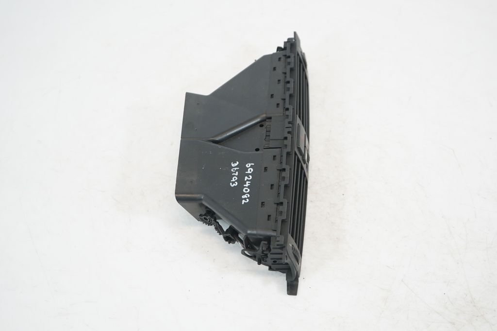 Dash center air vent grill (4)