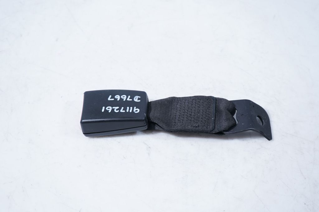 Rear seatbelt buckle (2)