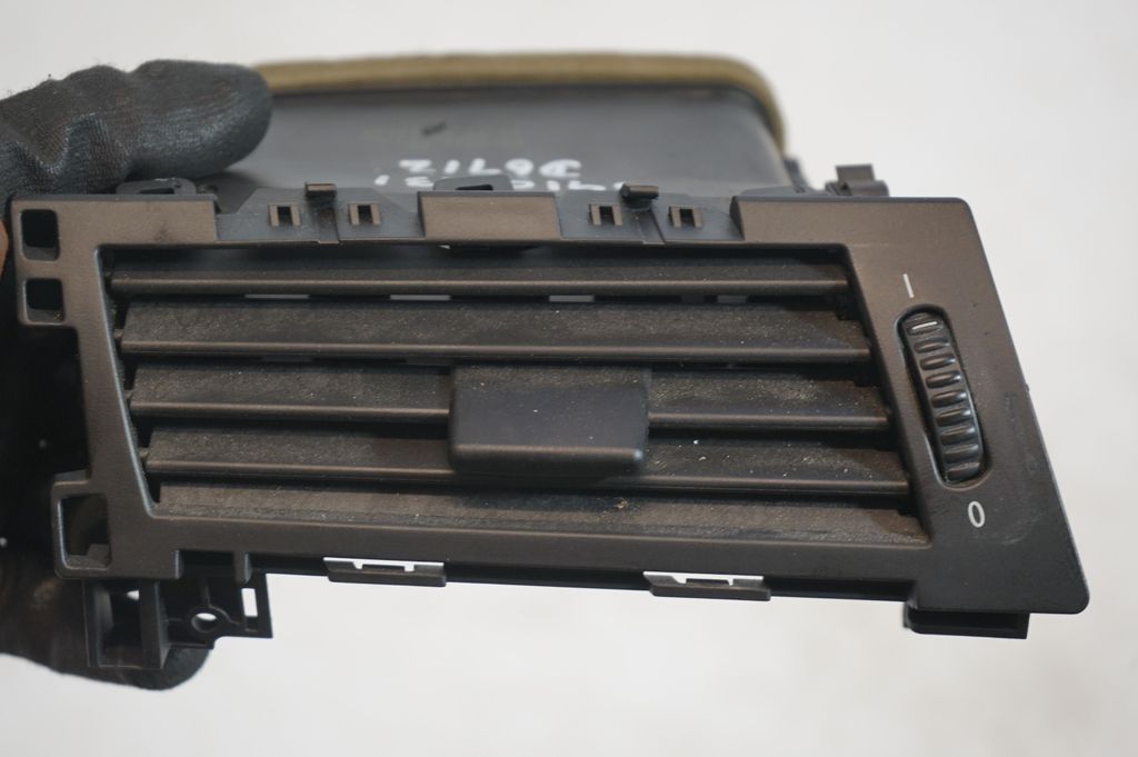 Dashboard side air vent grill/cover trim (7)