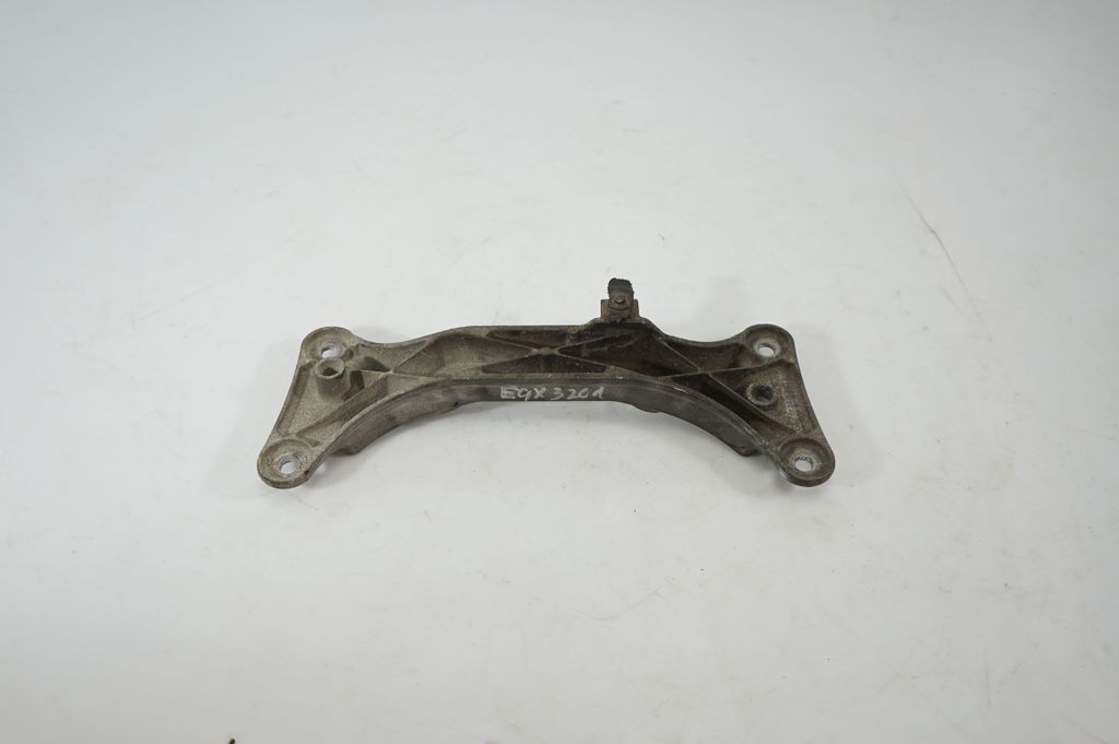 Gearbox mounting bracket (5)