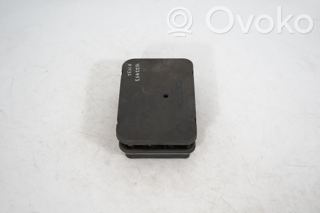 Quarter panel pressure vent (2)