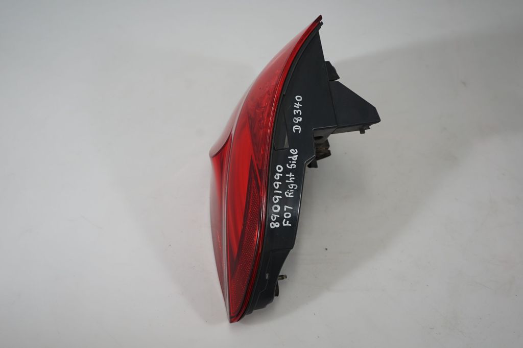 Rear/tail lights (2)