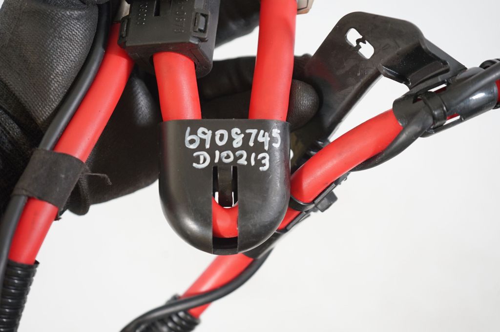 Positive cable (battery) (10)