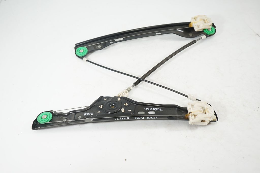 Front door window regulator with motor (3)