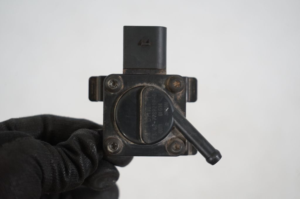 Exhaust gas pressure sensor (6)