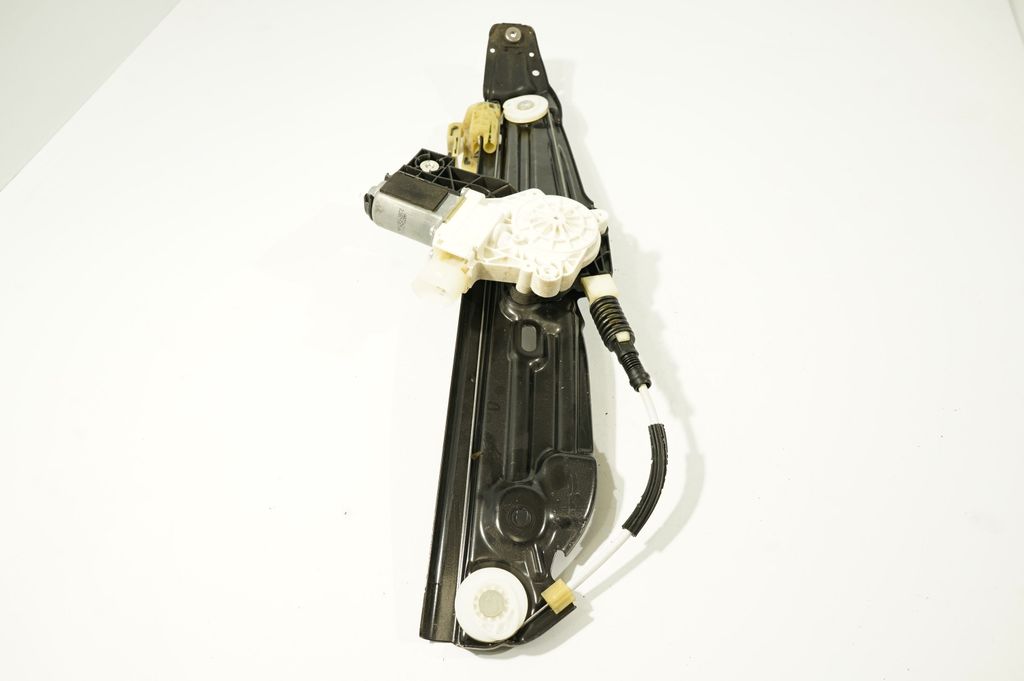 Rear door window regulator with motor (4)