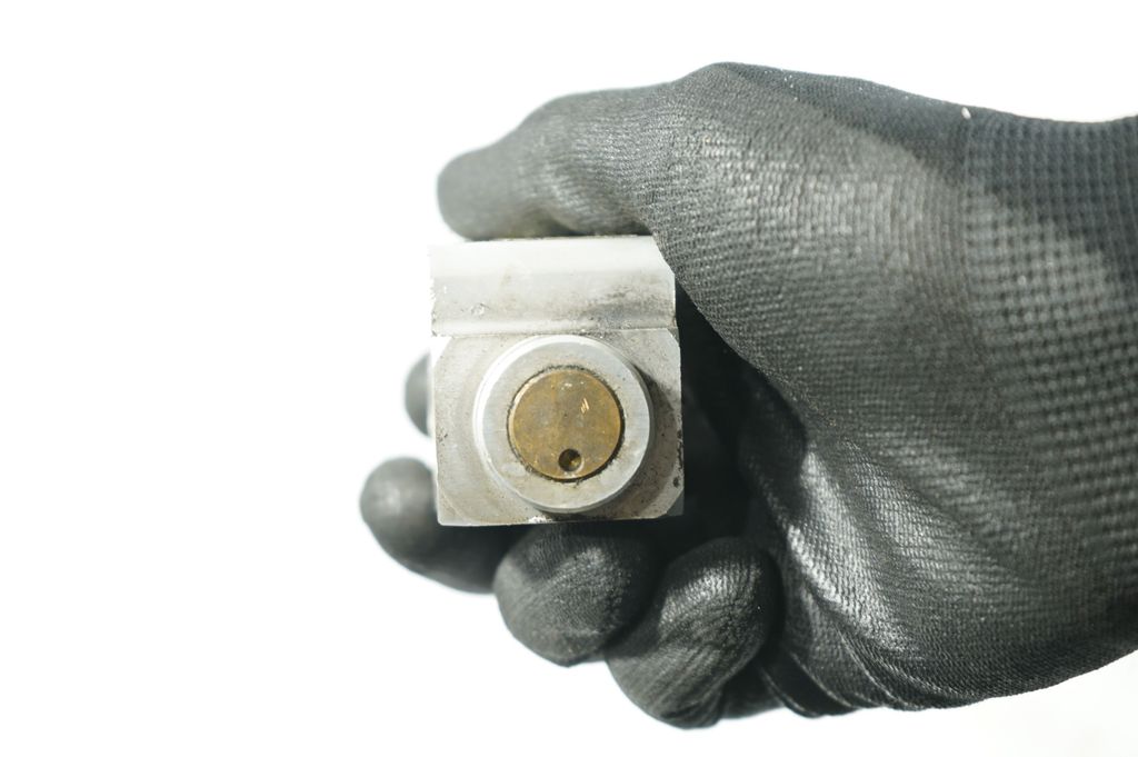 Air conditioning (A/C) expansion valve (8)