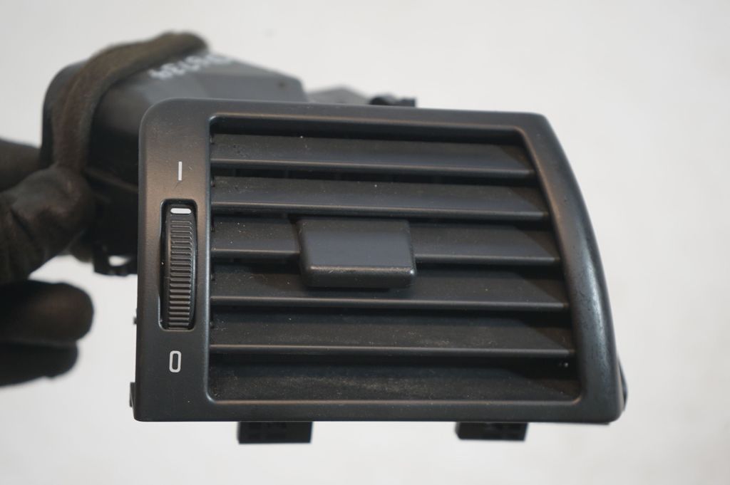 Dashboard side air vent grill/cover trim (7)