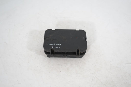 Quarter panel pressure vent