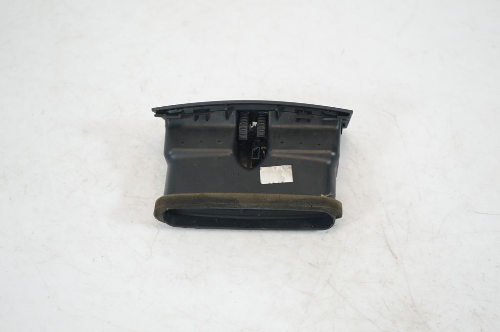 Rear air vent grill (3)