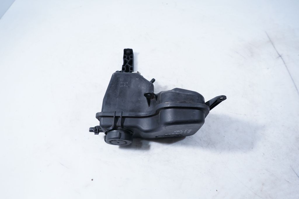 Coolant expansion tank/reservoir (5)