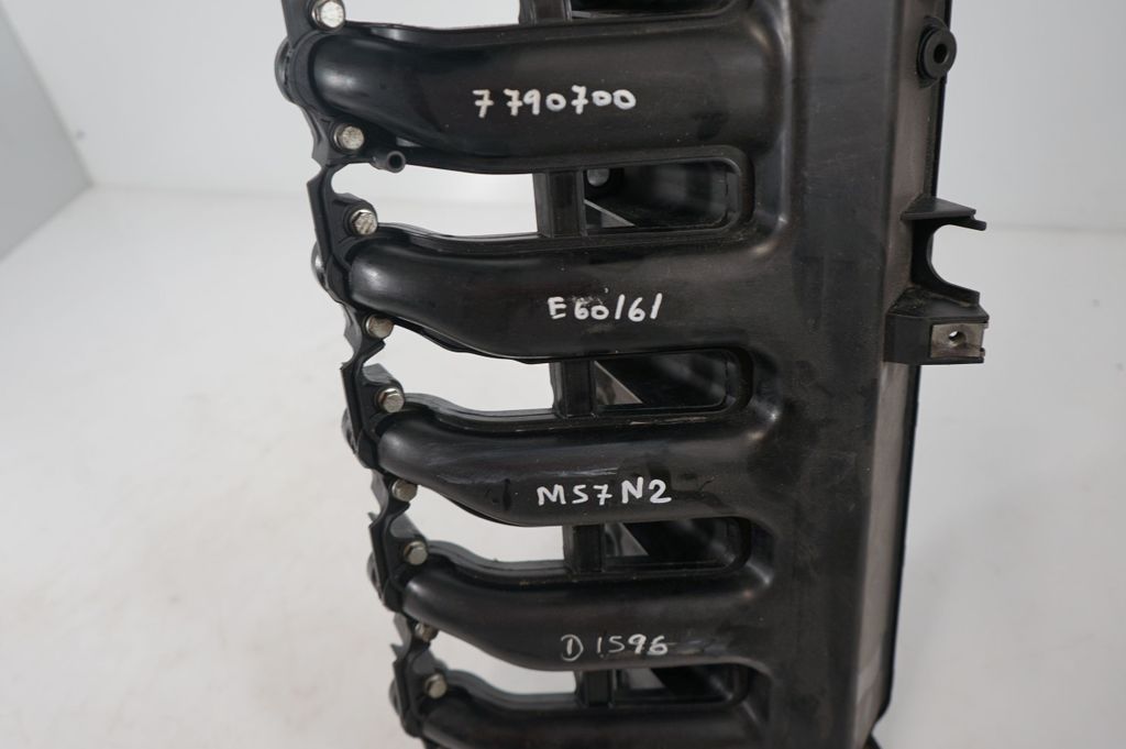 Intake manifold (10)